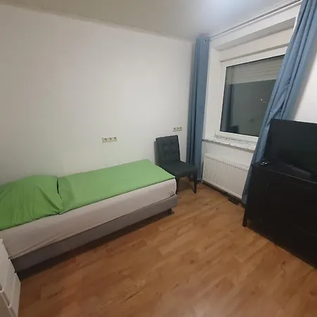 Eibenweg 4 *